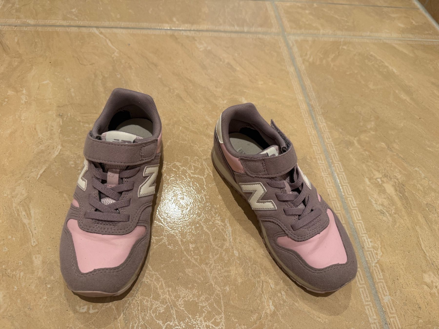 New Balance Scarpe per ragazze: New Balance Sneakers, 32 – Usato da Klingnau venduto da Markus14
