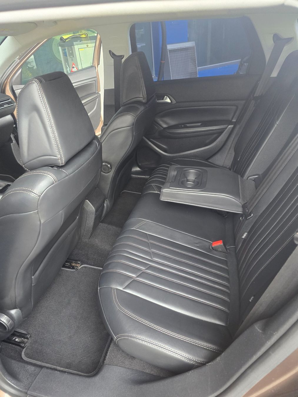 Peugeot Automobili: Peugeot 308 1.6 – Usato da Moosseedorf venduto da R.ismailji 7