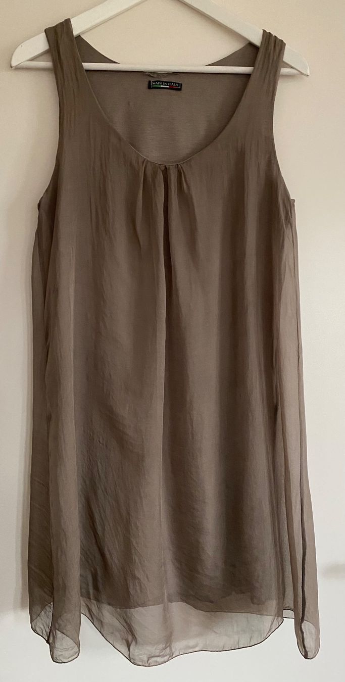 Tuniche: Tunika in Taupe, Seide, Gr. One Size – Usato da Zürich venduto da Maria2021