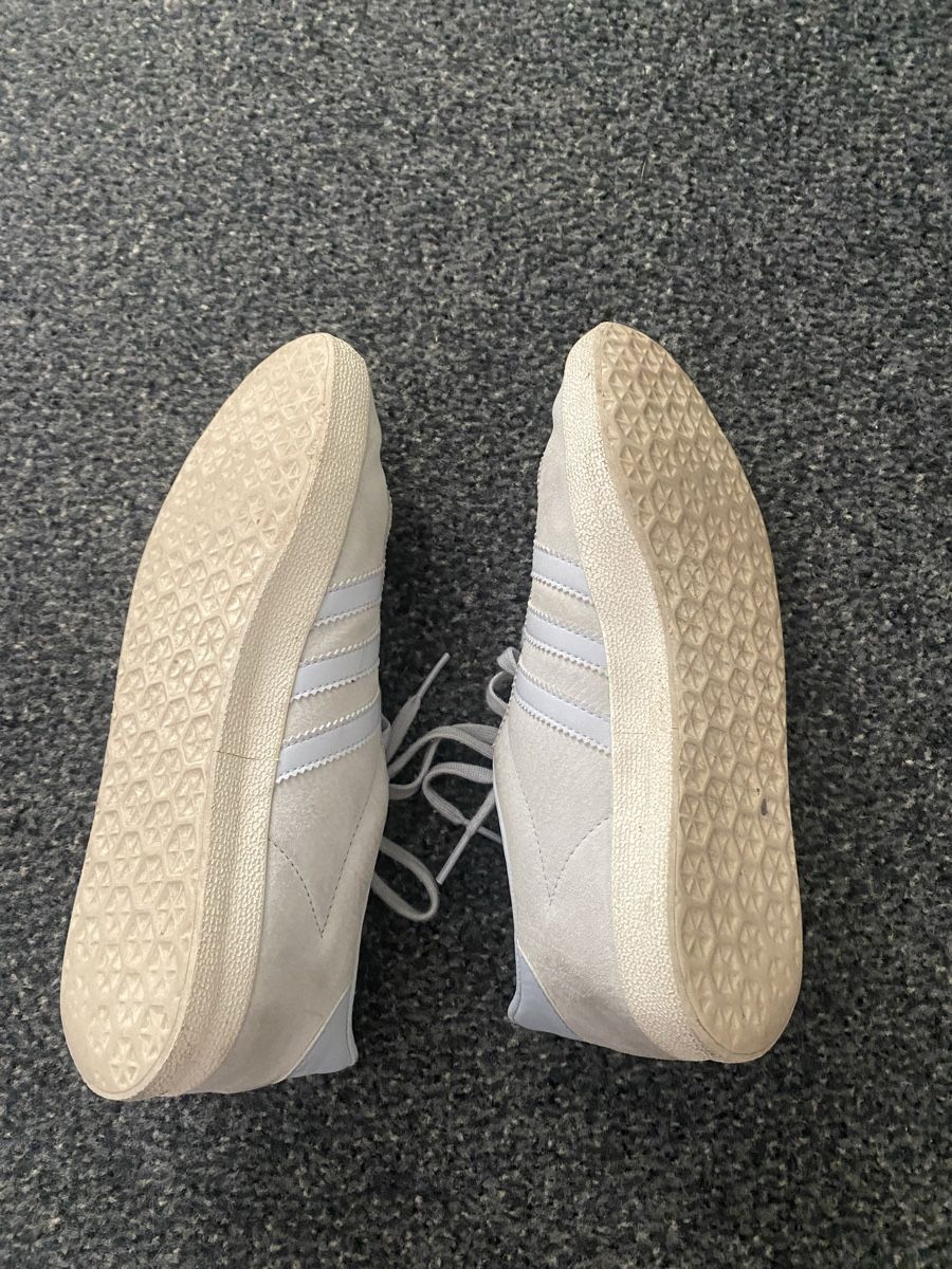 Adidas Damenschuhe: Adidas Schuhe – Gebraucht aus Boll von schueleli 2