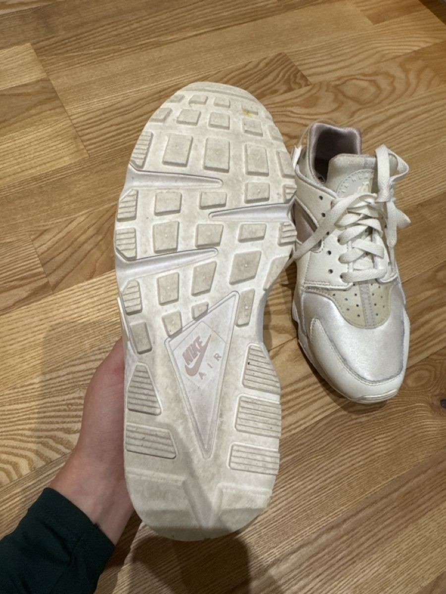 Nike Scarpe da donna: Nike Huarache – Usato da Netstal venduto da Djukaxgajic01 5