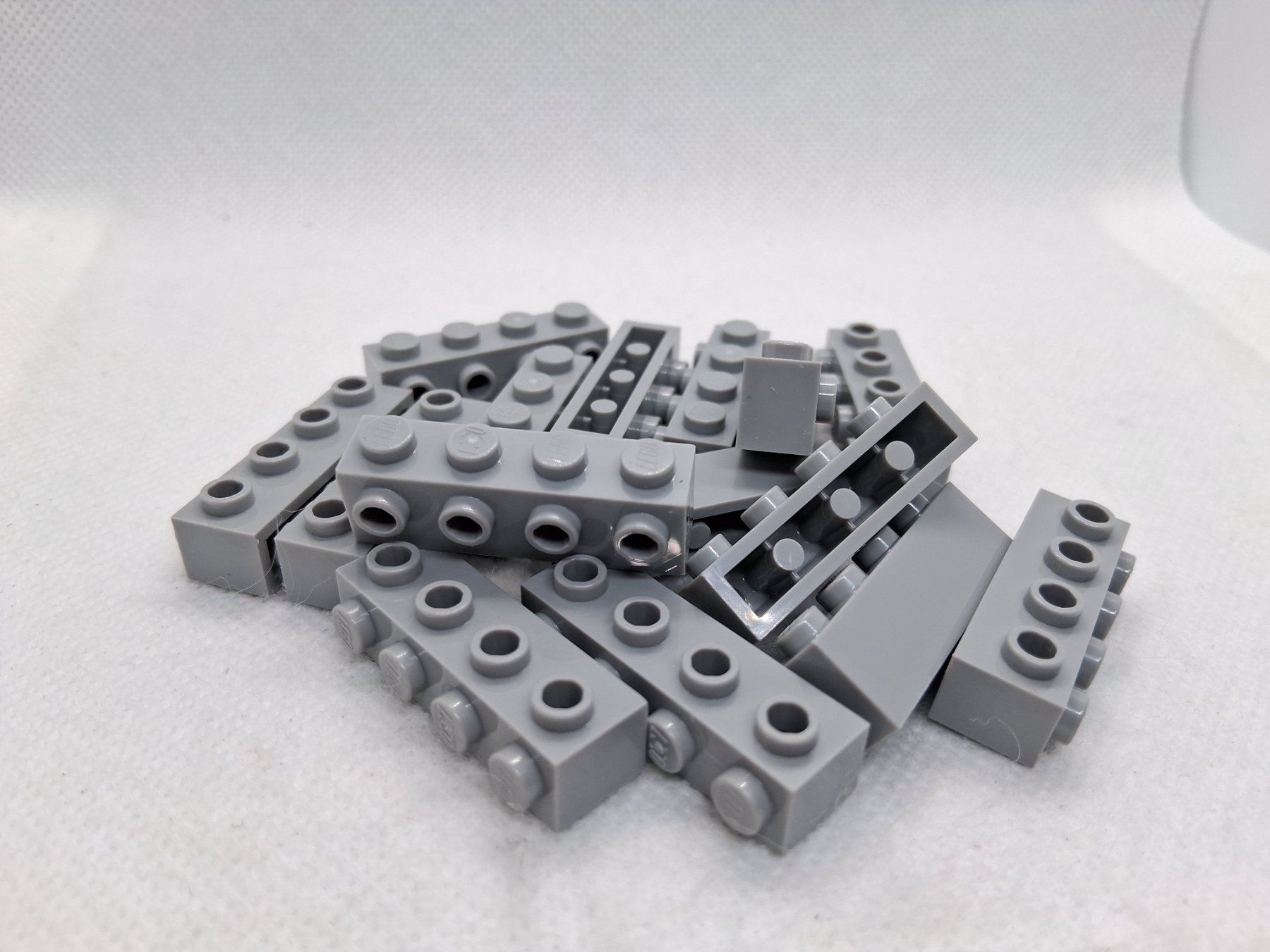 Lego Giocattoli: Lego 15 Stk. Brick 1x4 w. 4 knobs (light bluish gray) – Nuovo (secondo la descrizione) da Inwil venduto da Dokyiioto