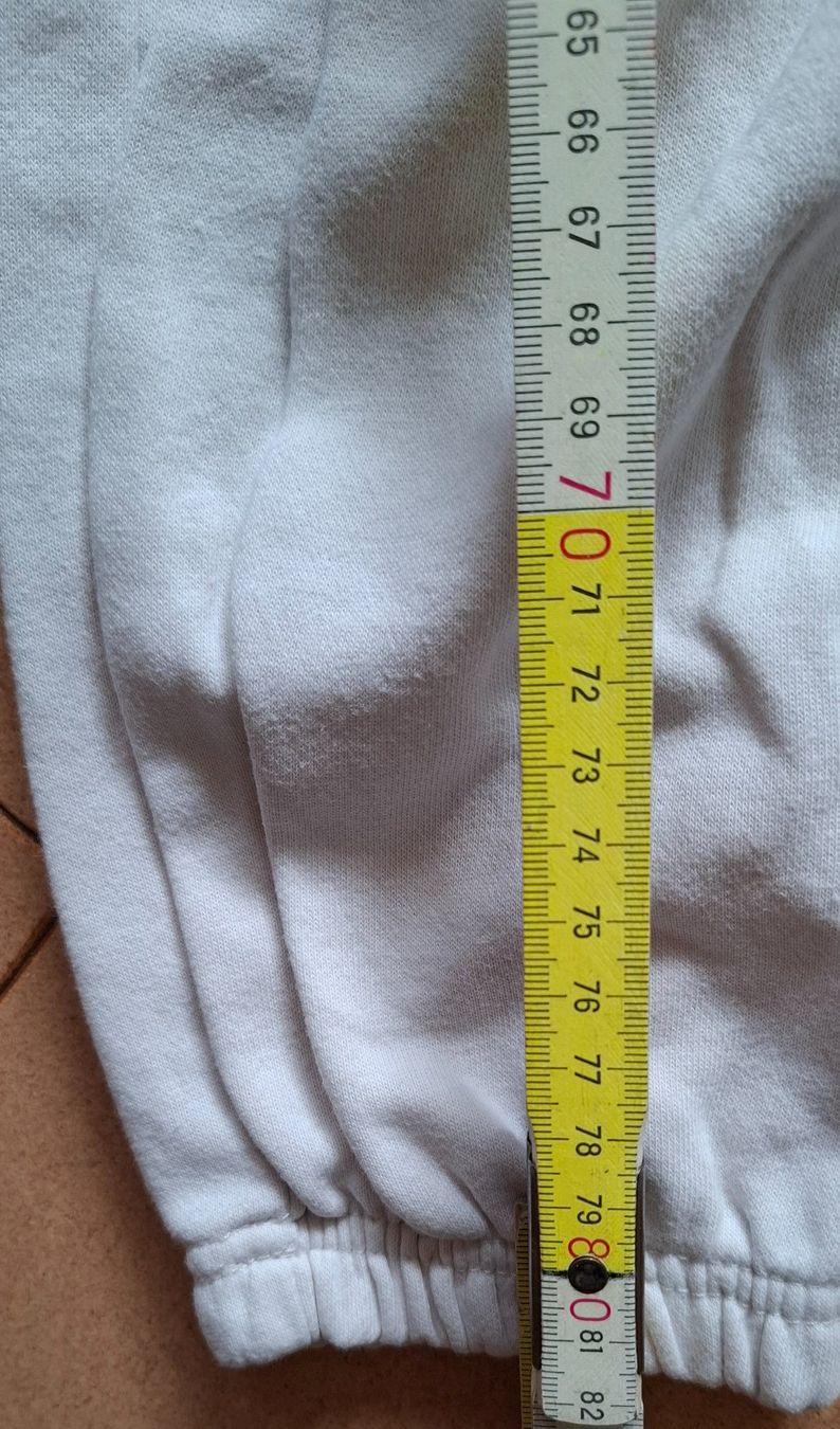 H&M Pantaloni: Trainingshose Mädchen  146 von H&M – Usato da Thun venduto da lede 3