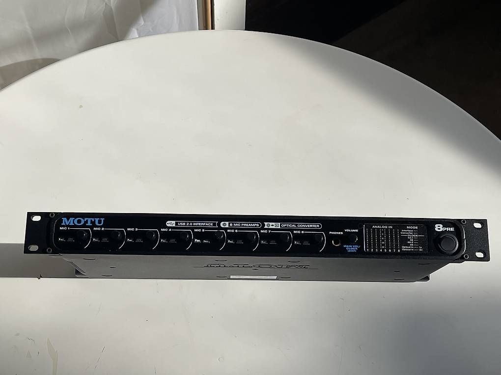 Attrezzatura per studi di registrazione: MOTU 8pre Preamp & Soundkarte Audiointerface – Usato da Alpnach Dorf venduto da GuntaKinte