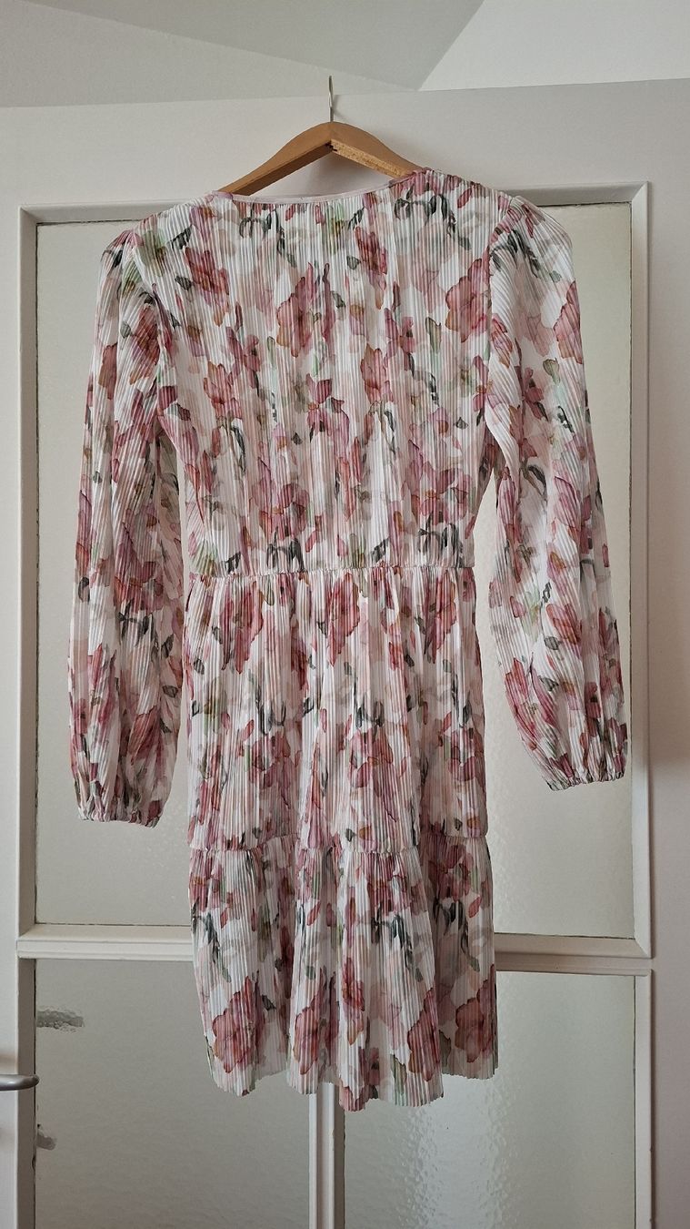 H&M Vestiti: Robe plissée à fleurs H&M neuve – Nuovo e nell'imballaggio originale da Vevey venduto da latessinoise 1