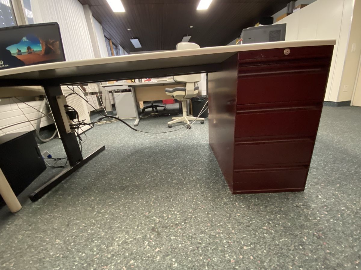 Bureaux: Schreibtisch  – D'occasion à Hägglingen par Karin0802