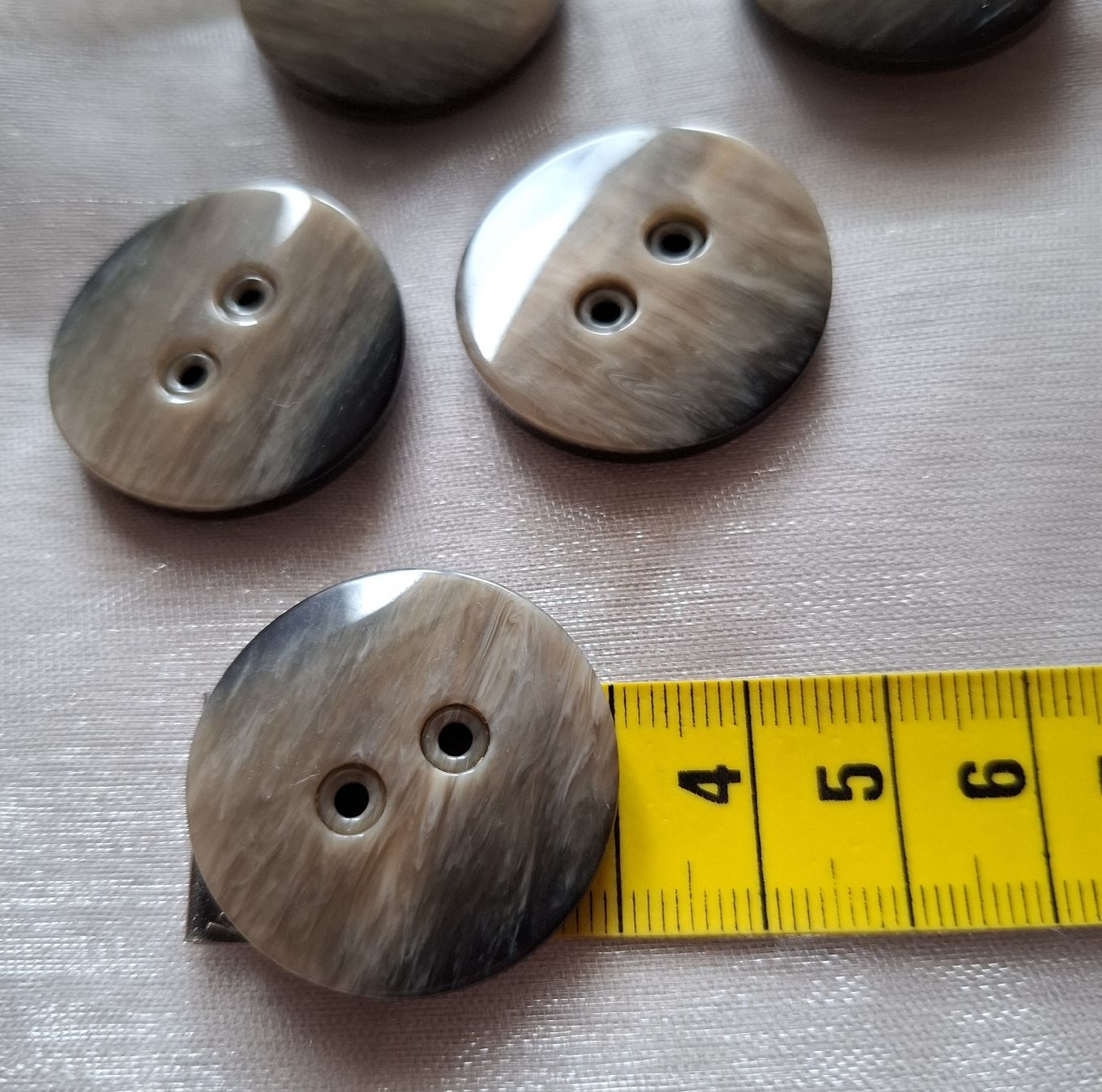 Knöpfe: 5 Stück robuste Knöpfe, 30 mm. – Gebraucht aus Dietikon von Hirschkopf 4