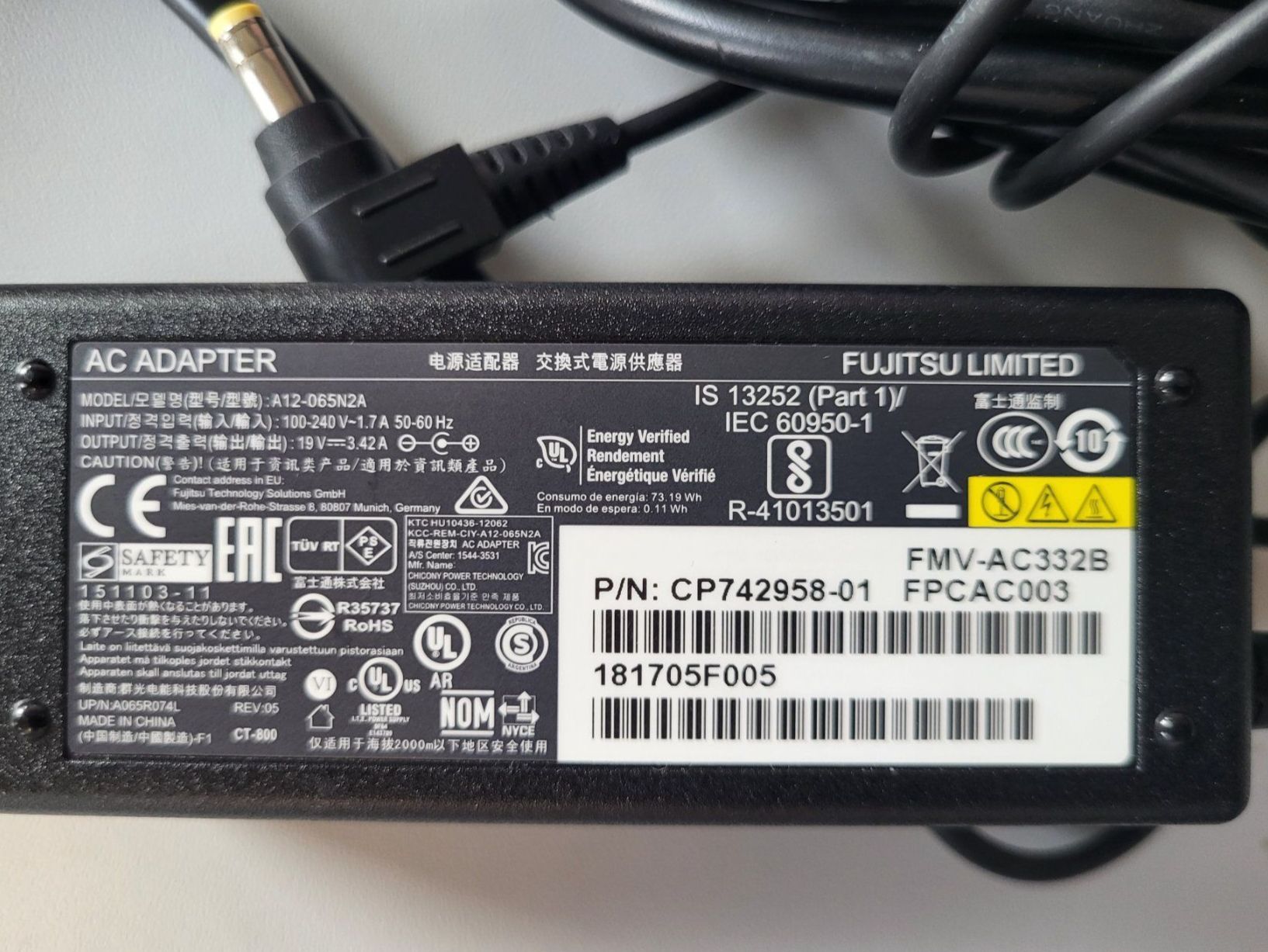 Unità & Adattatore: Fujitsu Limited AC Adapter A12-065n2a, 19V – Usato da Rümlang venduto da Greenliff 3
