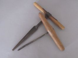 2 antike Handbohrer, Holzbearbeitungswerkzeug, Handwerkzeuge