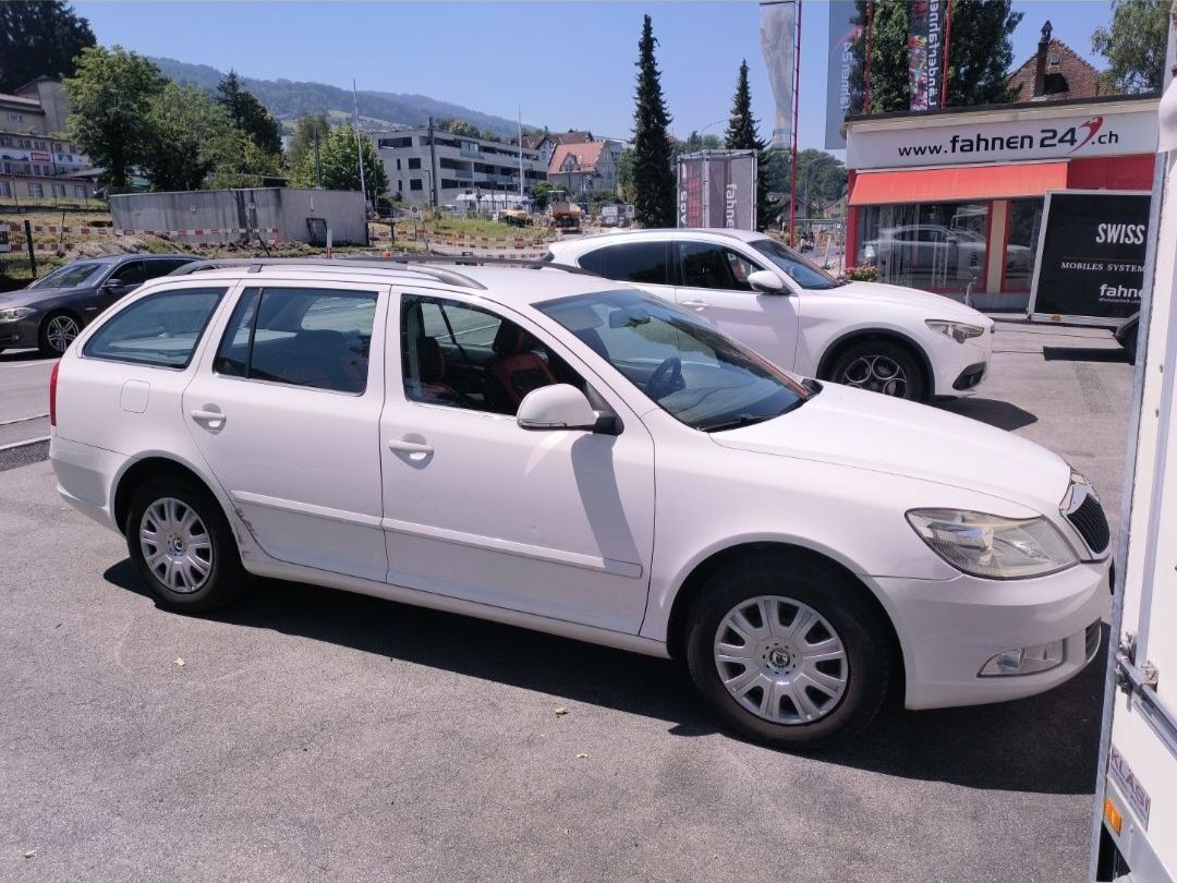 Skoda Automobili: SKODA Octavia Combi 1.6 TDI  MFK 2026 – Usato da Staad SG venduto da Paola2013 2