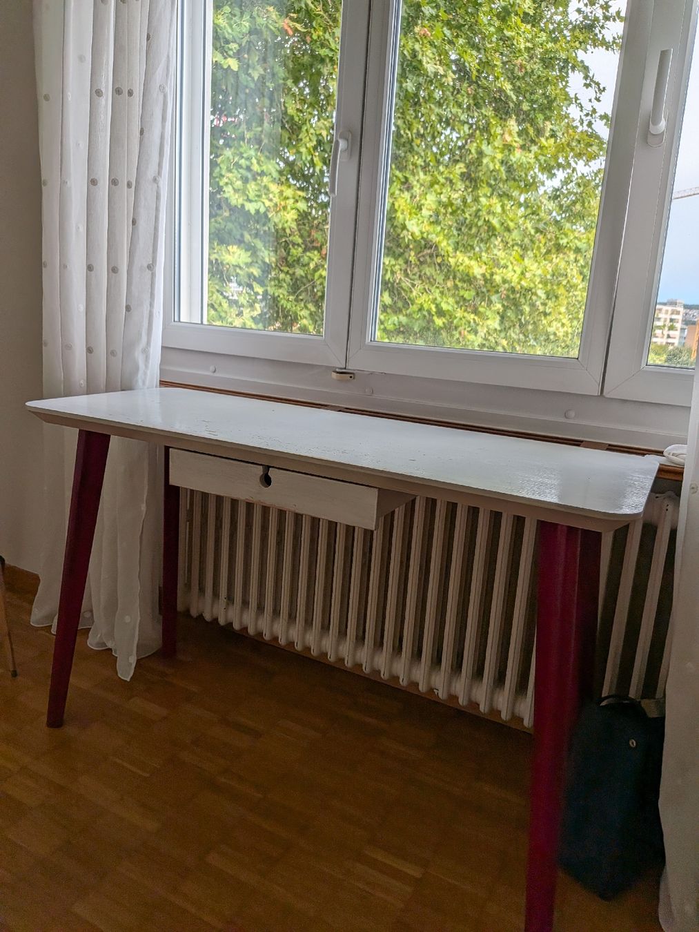 Ikea Scrivanie: Ikea desk - painted – Usato da Zürich venduto da and_85fh 1