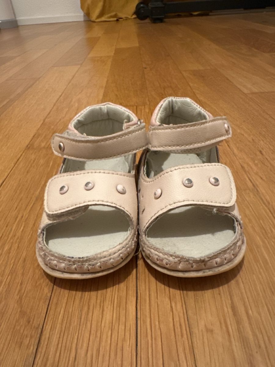 Scarpe per ragazze: Mädchen Sandalen, Gr. 20 – Usato da Ennetbaden venduto da Sasa_54008 1