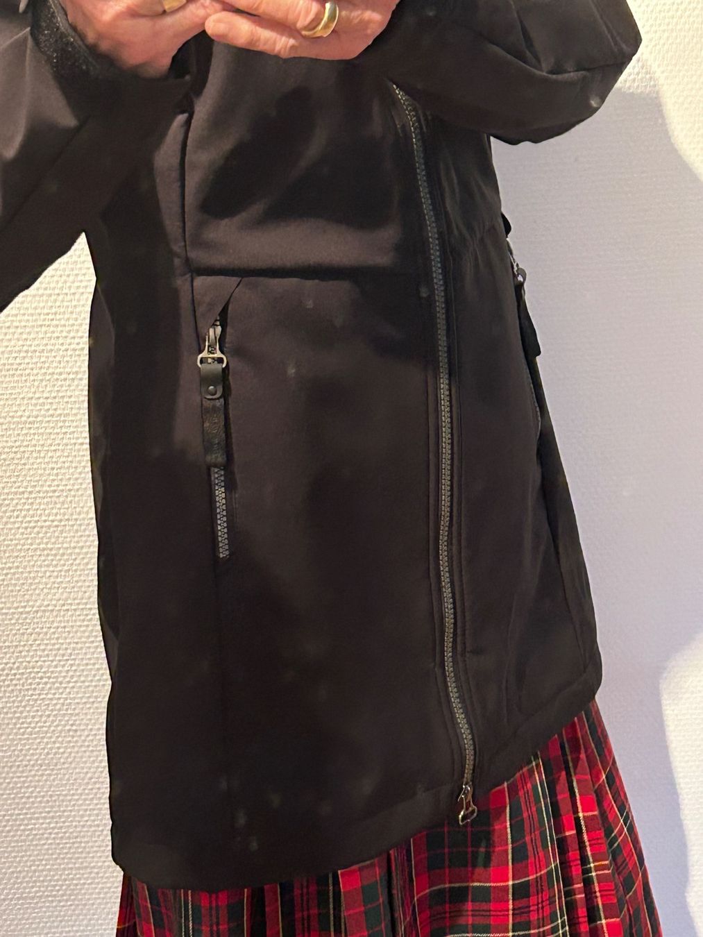 Icepeak Giacche: Schwarze Softshell  IcePeak Jacke, 3/4, G.36 – Nuovo (secondo la descrizione) da Feuerthalen venduto da Anna_Swift 2
