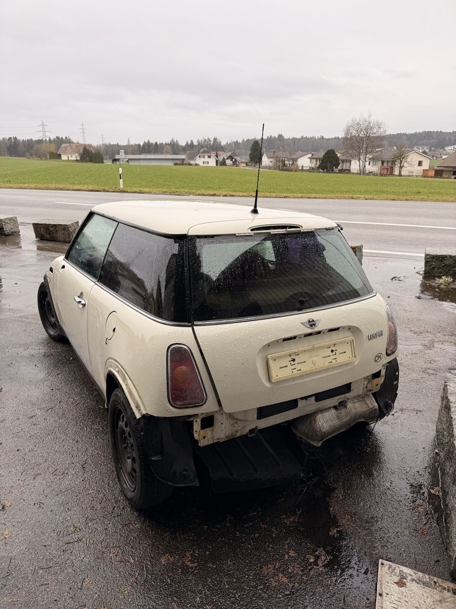Mini Automobili: Mini Cooper zu Verkaufen, ab Platz! – Usato da Grafenried venduto da ErnstEggerAG 2