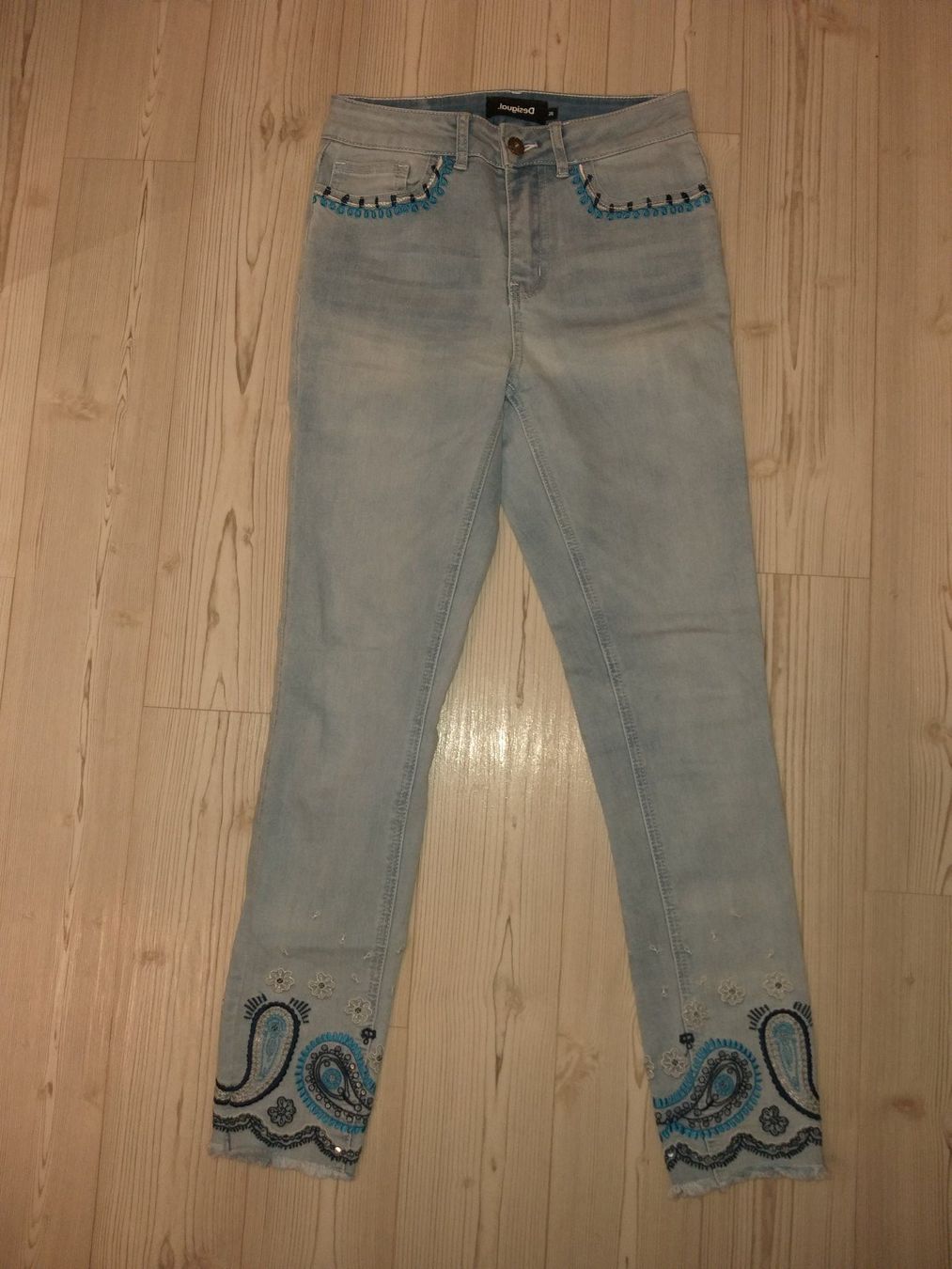 Desigual Jeans: Jeans DESIGUAL  Taille / Grosse W 26......... – Gebraucht aus Cossonay-ville von Super-Price-Quality