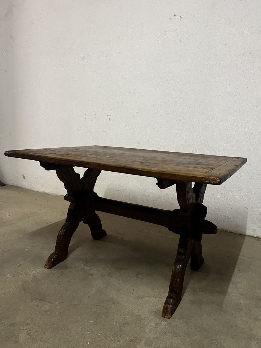 Tables: Antiker Holztisch mit Charme - Einzigartiges Einzelstück – D'occasion à Madiswil par Bilranis1071