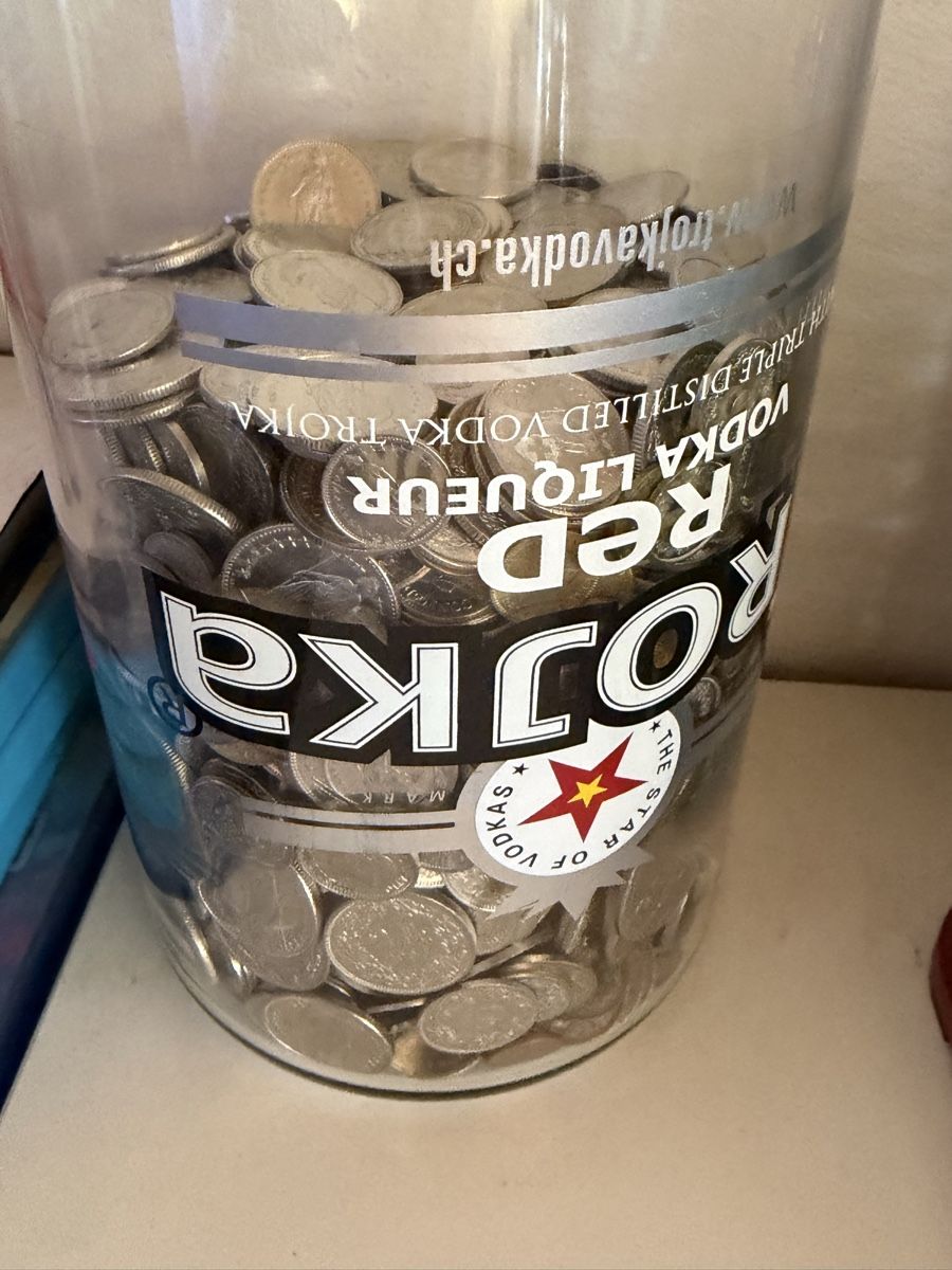Altro: 4.5 Liter Troyka Vodka Flasche – Usato da Stäfa venduto da Mpower0 2