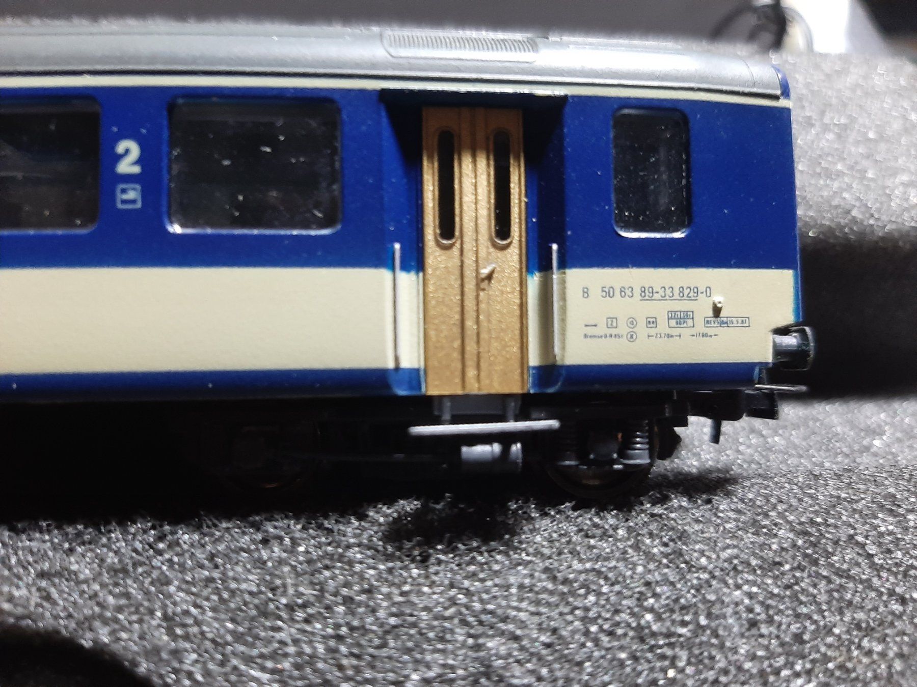 Lima Modelleisenbahnen: LIMA LOTSCHBERBAHN B 50 83 89-33-829-0 – Gebraucht aus Avully von RIVALIS 1