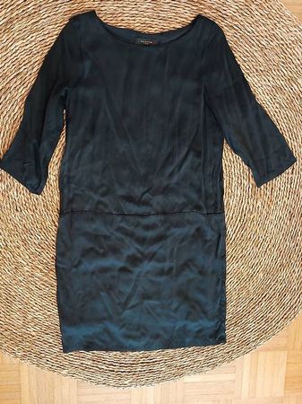 Minimalistisches Kleid aus Seide