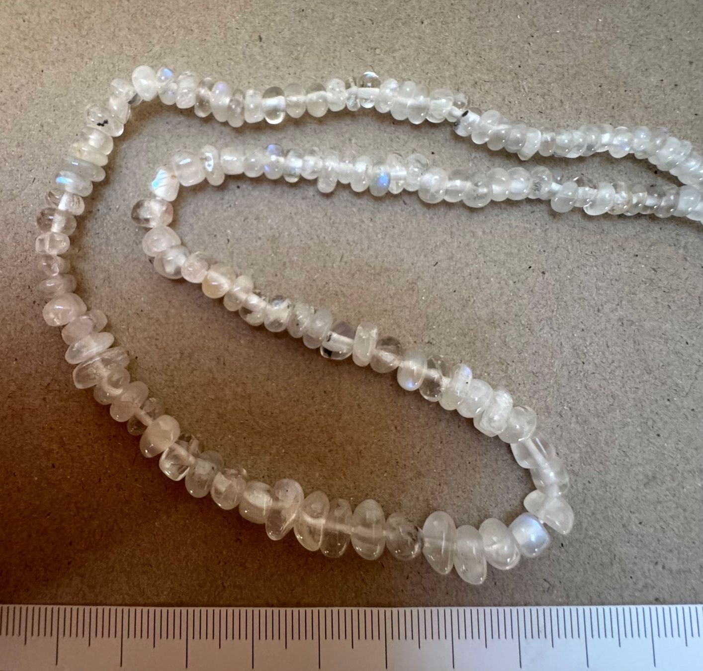 Ketten: exclusiver Mondstein wunderschön,   Strang  wild + mit Feuer – Neu und originalverpackt aus Leuggern von gemshow 6