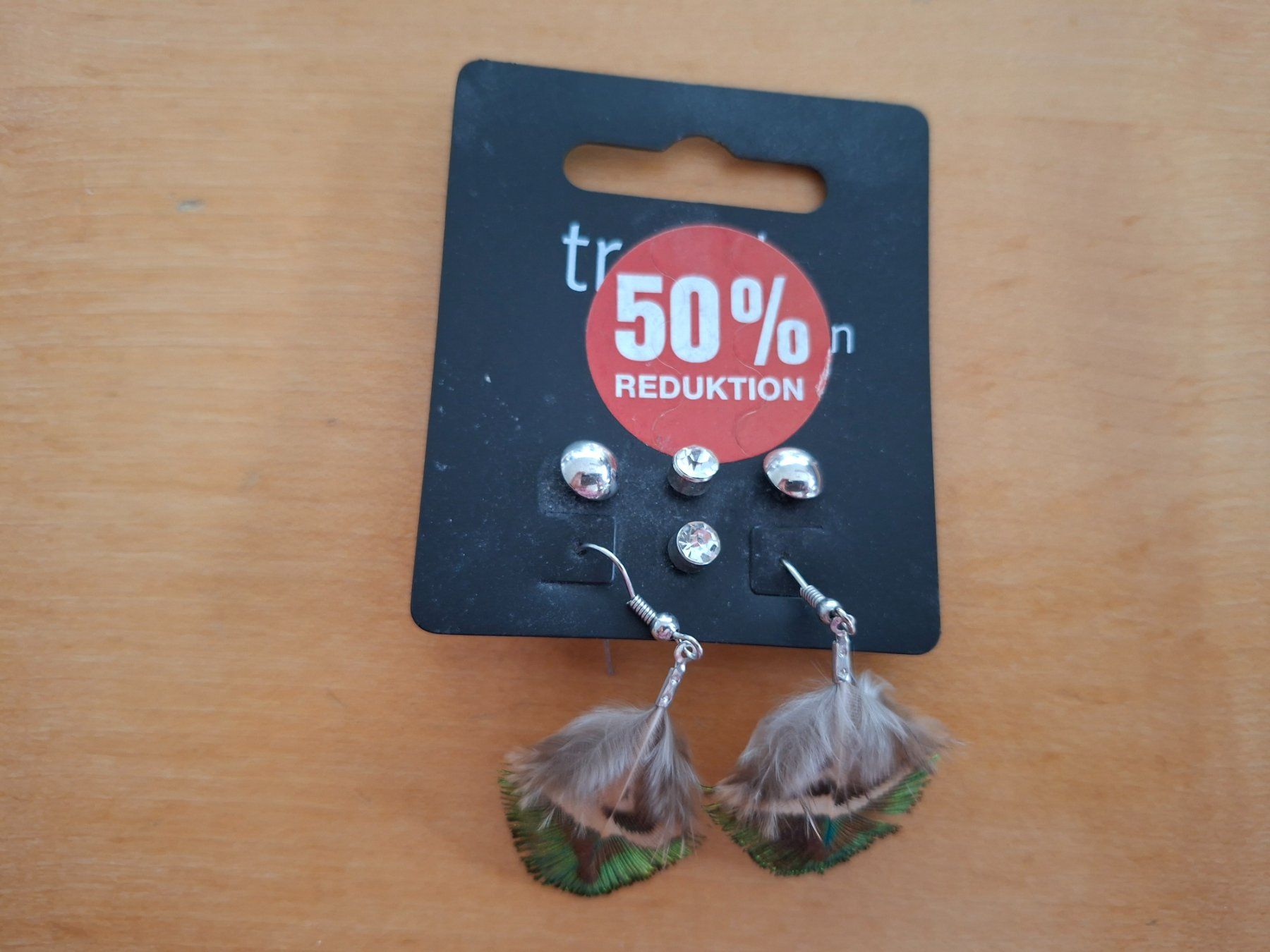 Orecchini pendenti & Orecchini a lobo: Trendige Ohrringe Set mit Federn, Silberlook, Neu! – Nuovo e nell'imballaggio originale da Killwangen venduto da KIANA08