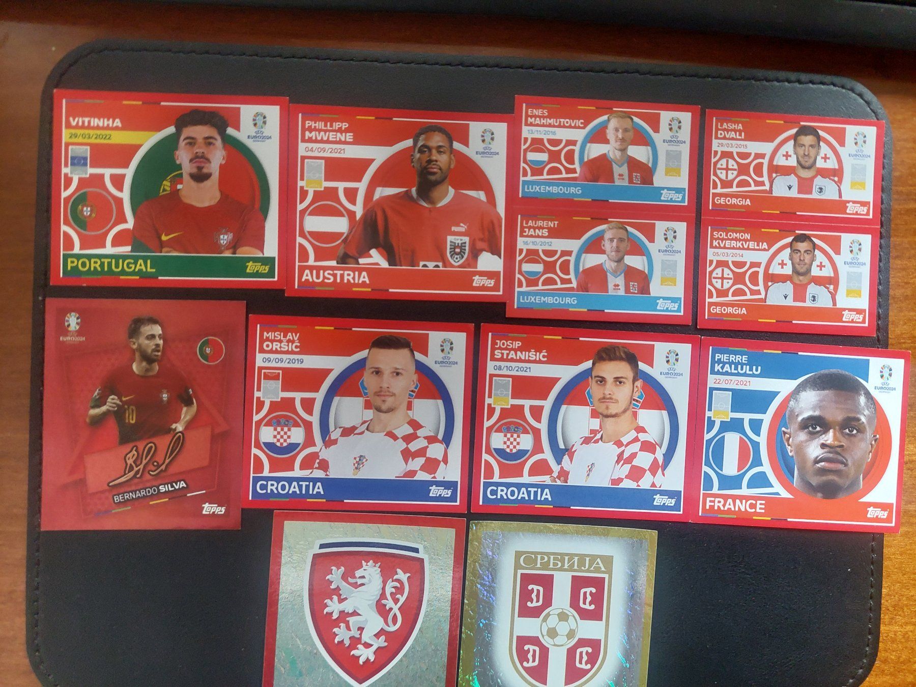 Topps Carte collezionabili: EURO 2024 - 10x stickers – Usato da Biel/Bienne venduto da Deboma
