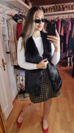 Schwarze Kunstfellweste Gr.M kuschelig warm Winter Trend