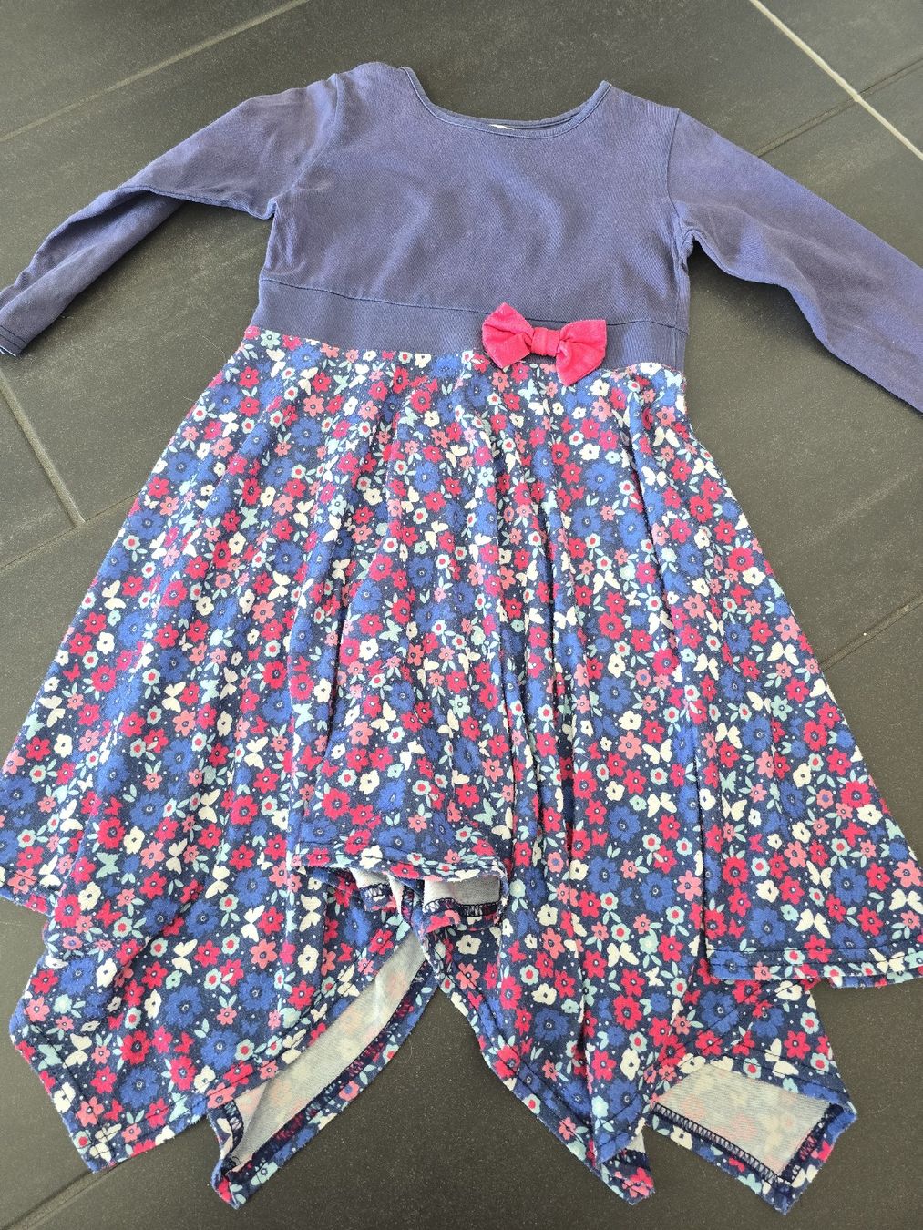 Robes et jupes: M&Co Langarmkleid Gr. 104, Blumenmuster – D'occasion à Unterentfelden par Panda-87