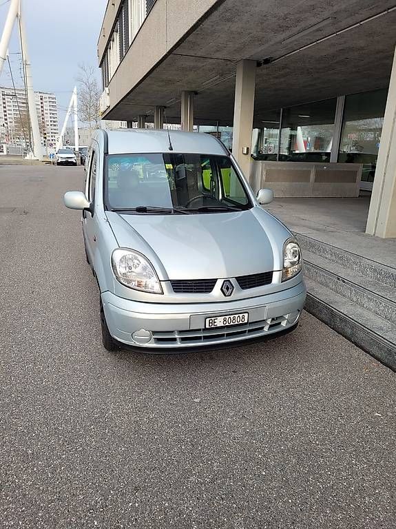 Autos: Renaul Kangoo, defekt – Défectueux à Bern par d.leandra 1