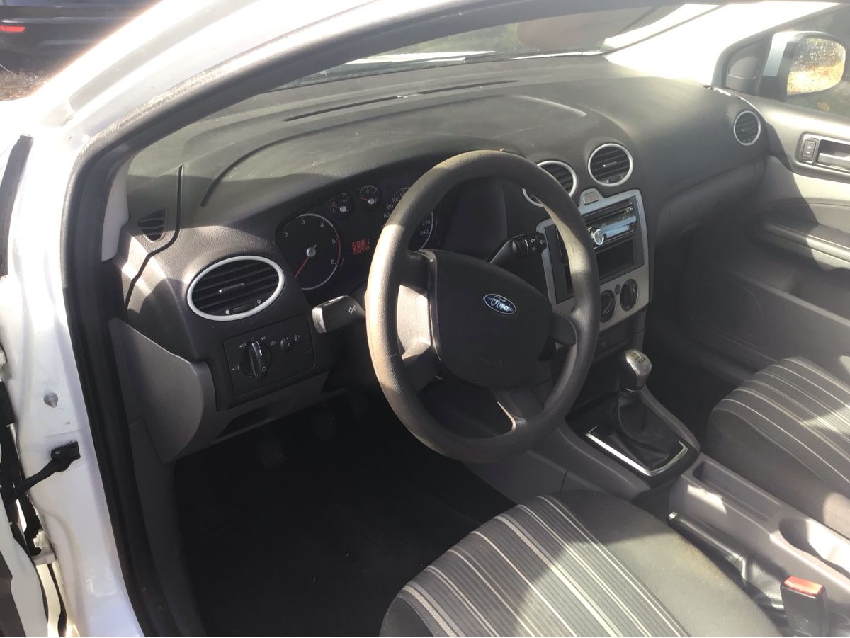 Ford Autos: Ford Focus – D'occasion à Bazenheid par jud_wk8k 9