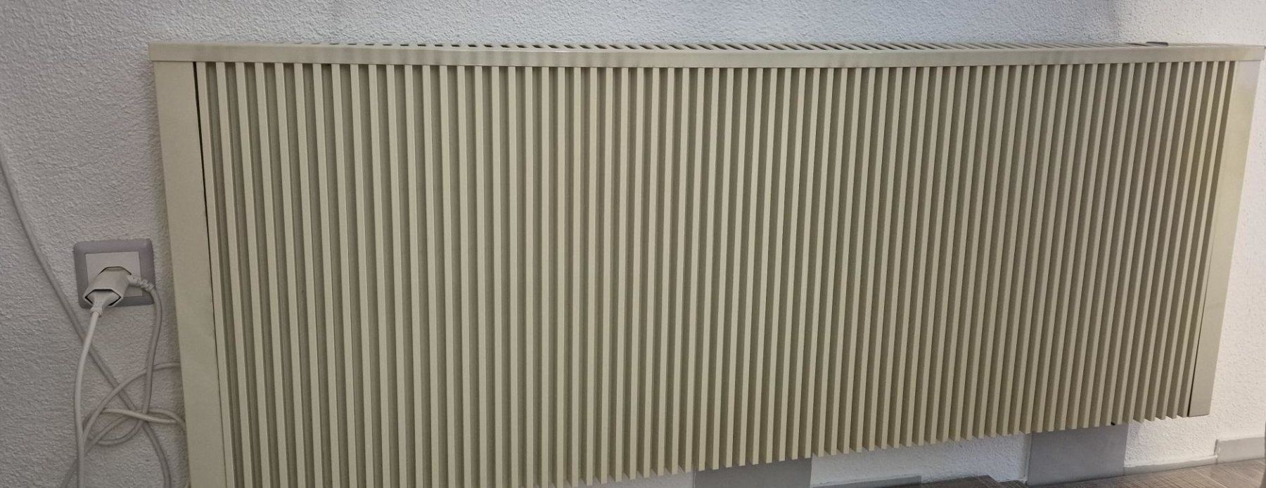 Radiatori: Süka Schamottspeicherofen 2000 Watt – Usato da Embrach venduto da ennasus03