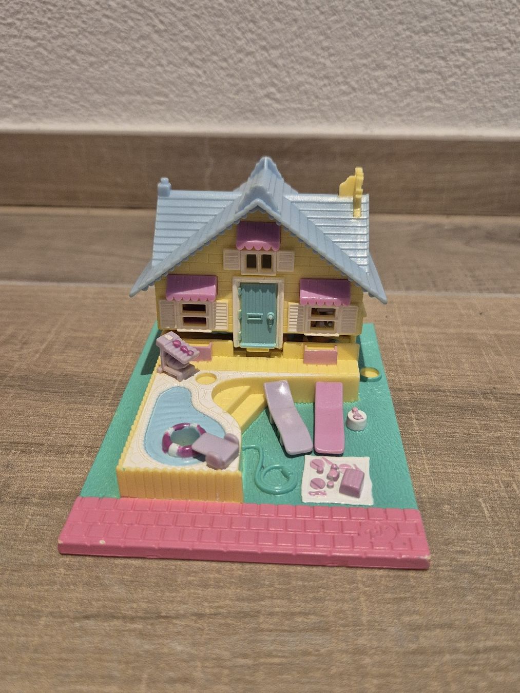 Polly Pocket Giocattoli: Polly Pocket Set mit Cinderella Schloss – Usato da Hörhausen venduto da mountain18 2