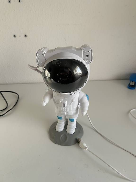 Videoprojektoren: Mini Beamer + Astronaut Galaxy Projektor  – Neu und originalverpackt aus Winterthur von Campos1 1