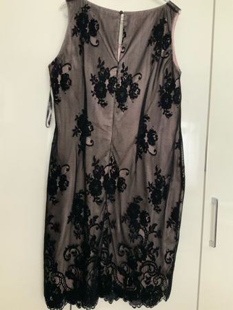 Vera Mont Samt Kleid schwarz mit Spitze Grösse 44/46