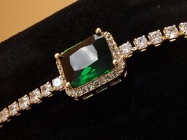 Armband mit grünen Stein und Zirkonia mit Box