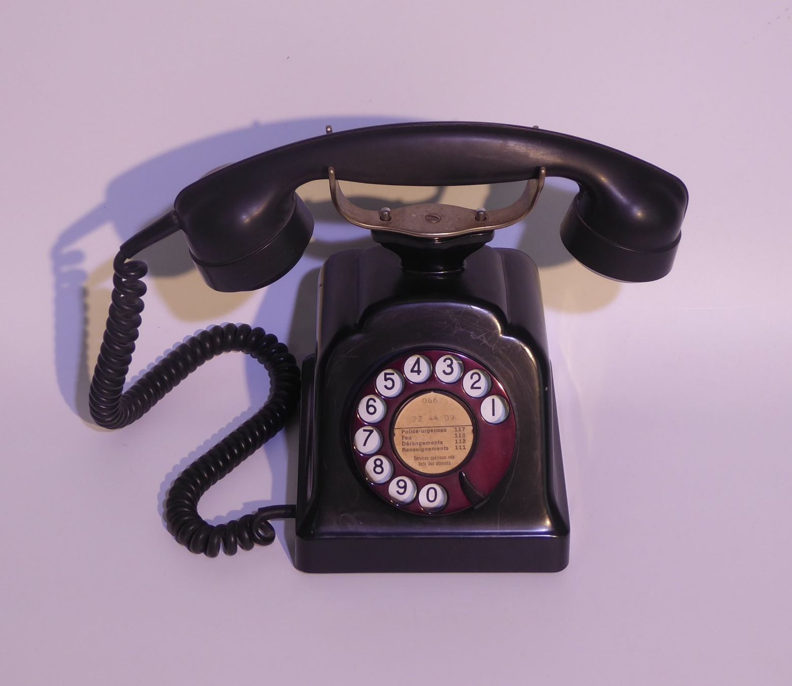 Telefone: Telefon mit Drehscheibe – Gebraucht aus Bern von blaukreuz-brocki_BE