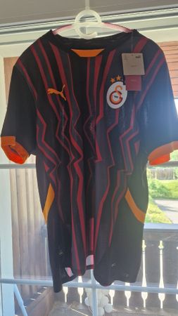 Fussballtrikot Galatasaray Grösse L / neu 