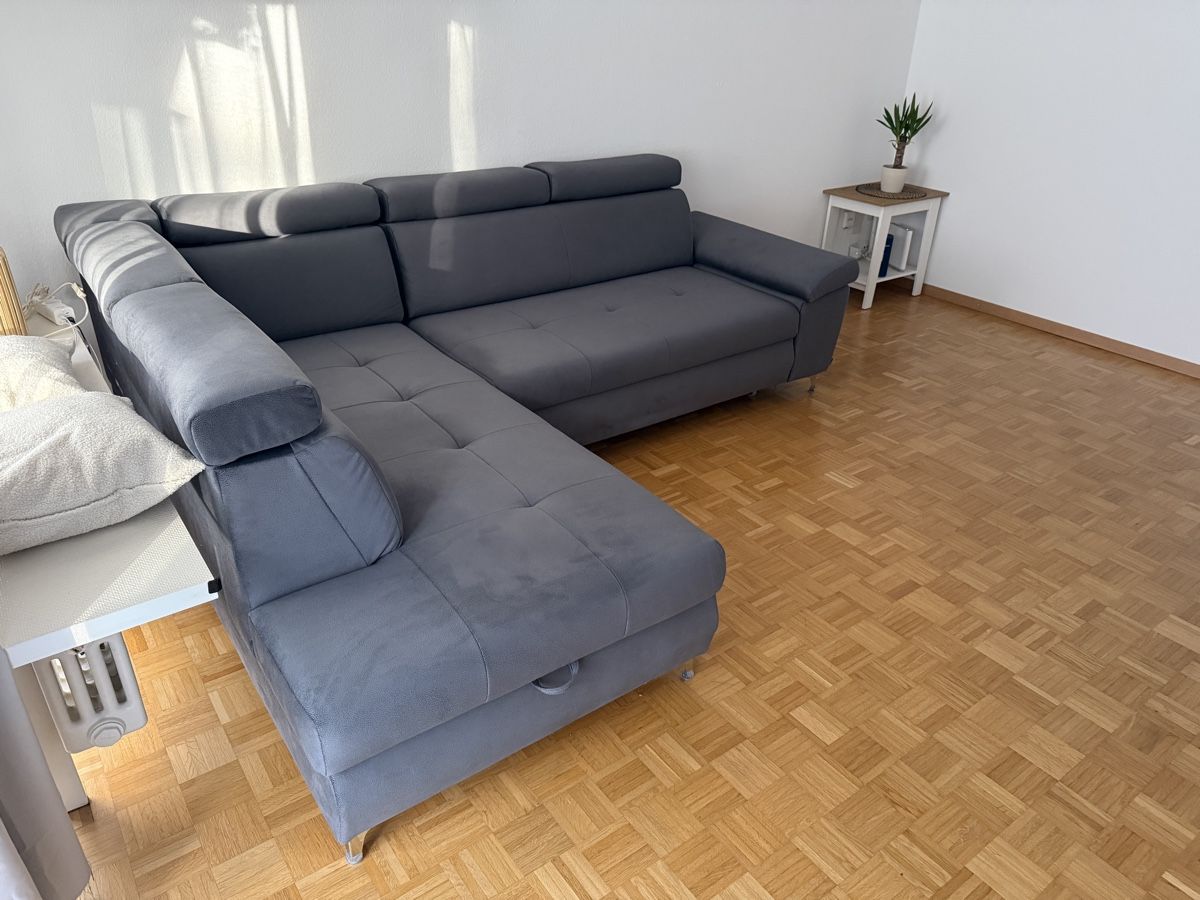 Sofas: Dunkelgraues Ecksofa mit Schlaffunktion – D'occasion à Luzern par Qupawo 1