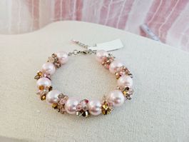 Elegante Armkette mit funkelnden Kristallen