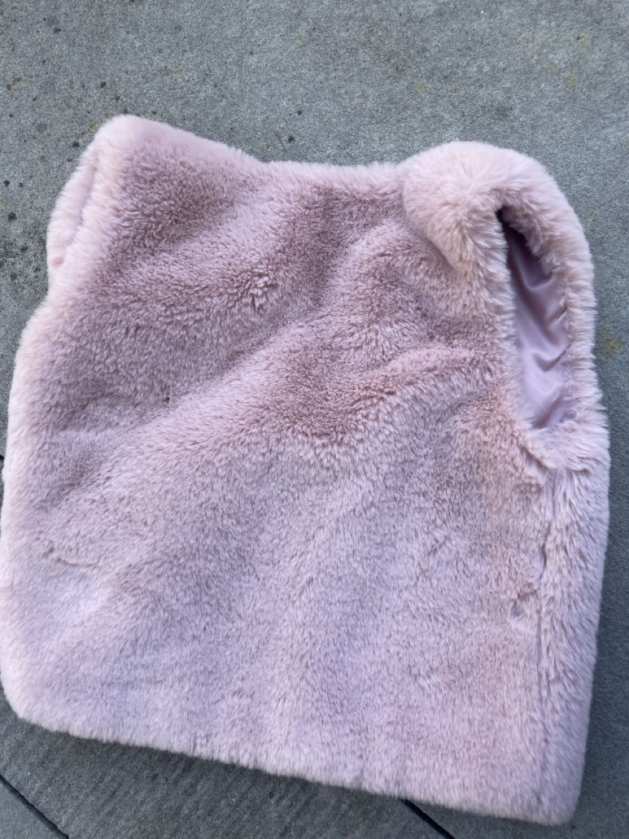 Sonstige Mädchenkleider: Weste rosa miss pompom Kinder gr 104 – Gebraucht aus Zürich von eddiekaterblau 2