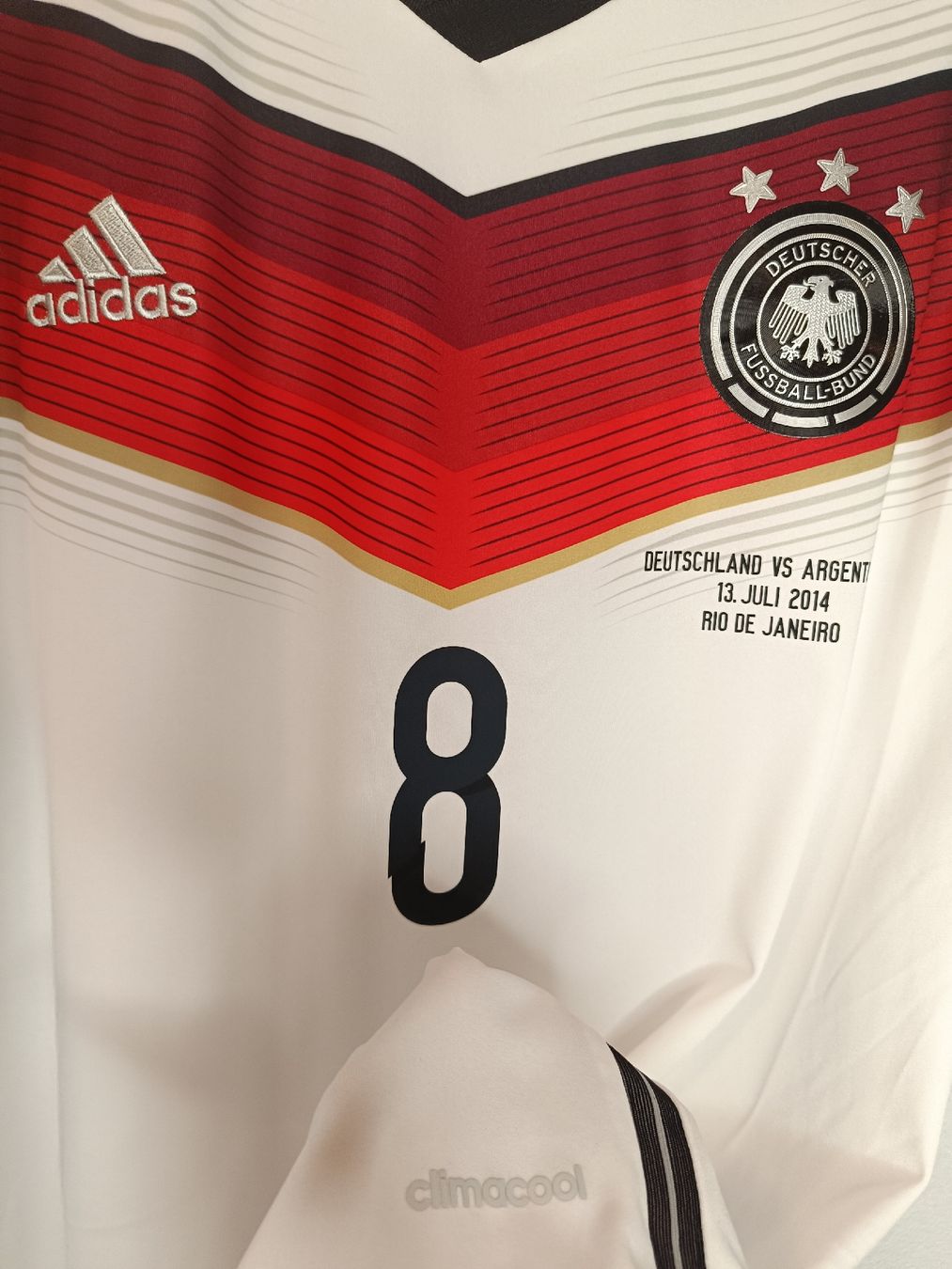 Adidas Canottiere & Pantaloni: OZIL #8 Original Germany 2014 Final World Cup Trikot – Usato da St-Léonard venduto da SwissDealsJersey 2