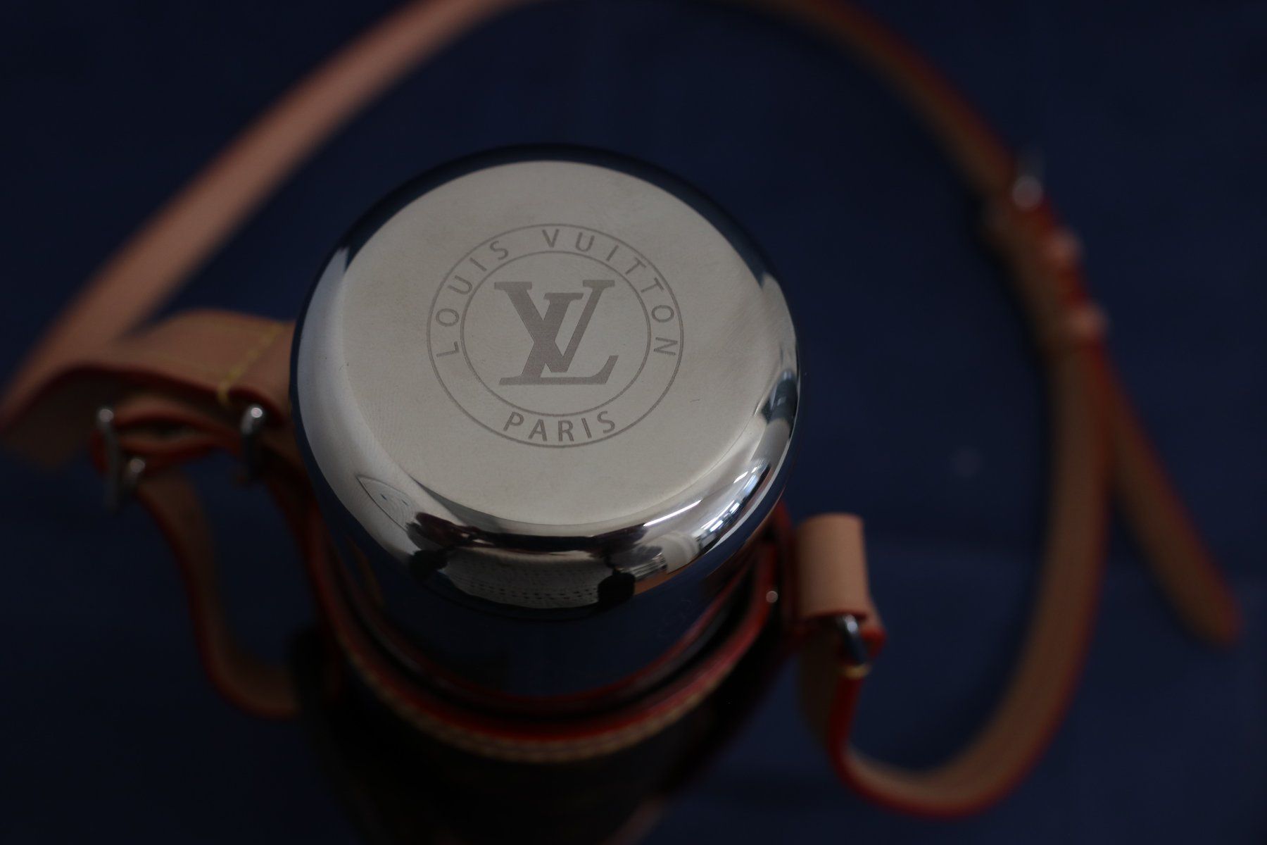 Borracce & Thermos: Louis Vuitton Wasserflasche mit Monogram Canvas Hülle – Nuovo (secondo la descrizione) da Liestal venduto da FuV01 4