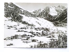 KLOSTERS GR im Winter - Ortsansicht - AK 1956, gelaufen