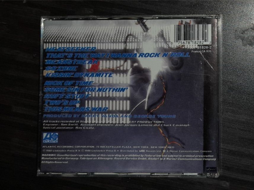 CD: AC/DC - Blow Up Your Video - CD – Usato da Steffisburg venduto da FutureOne 1