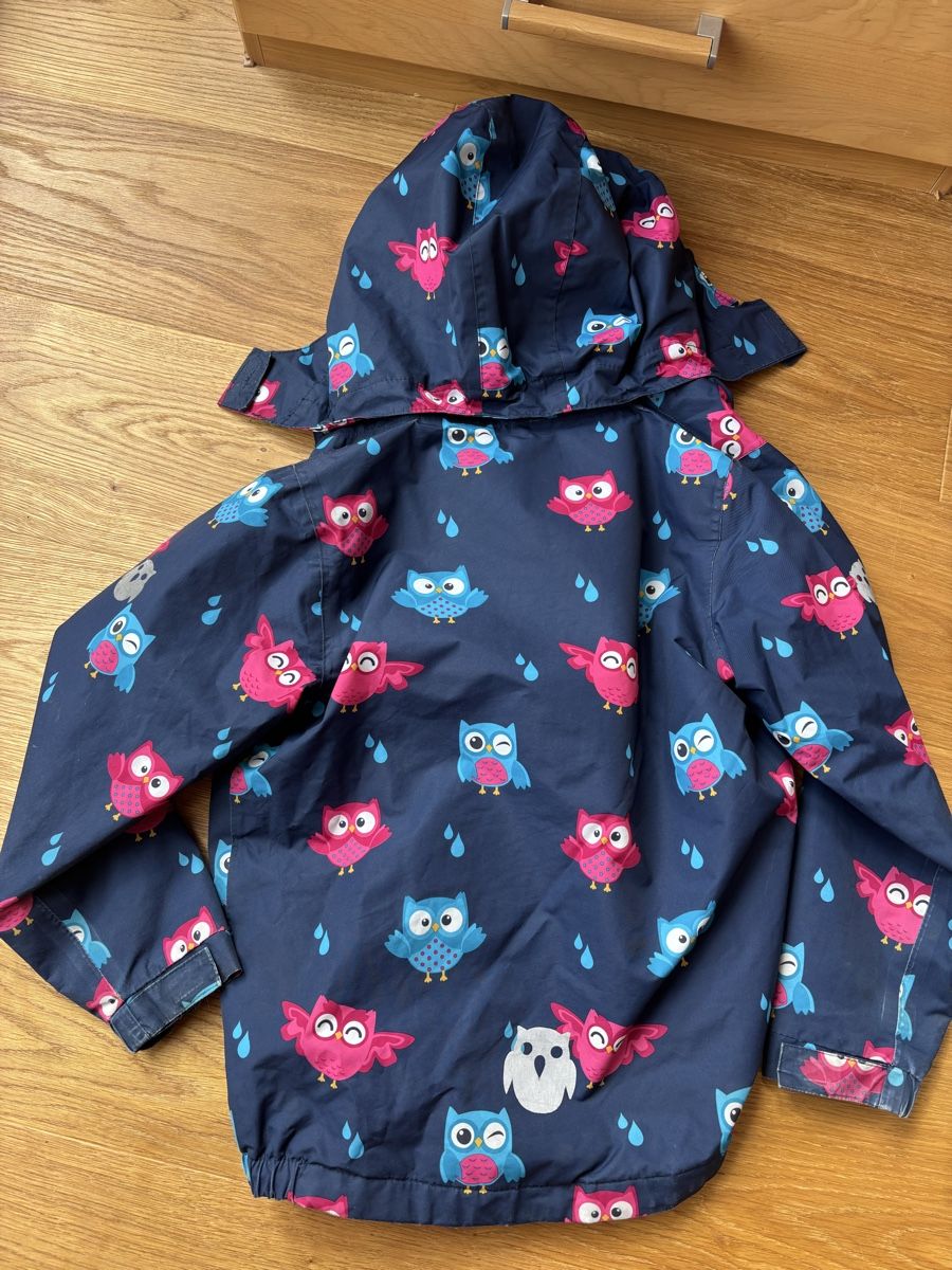 Giacche & Cappotti: Kids Rain Essentials Owl Raincoat, size 122-128 – Usato da Thalwil venduto da ver_j2lw 5