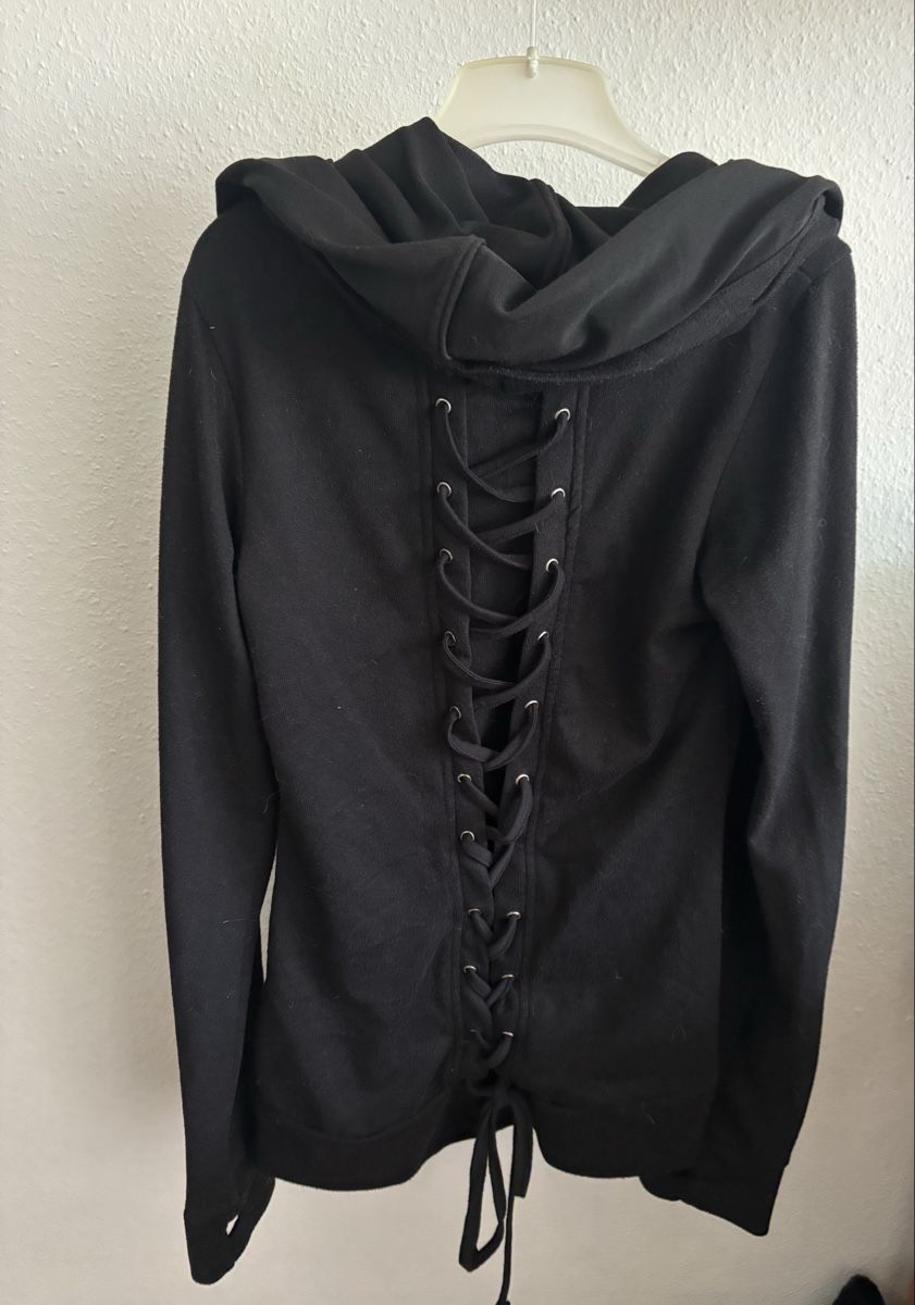 Maglioni & Felpe: Gothic Kapuzenpullover von Vixxsin Grösse M – Usato da Brugg AG venduto da ann_stf7 2