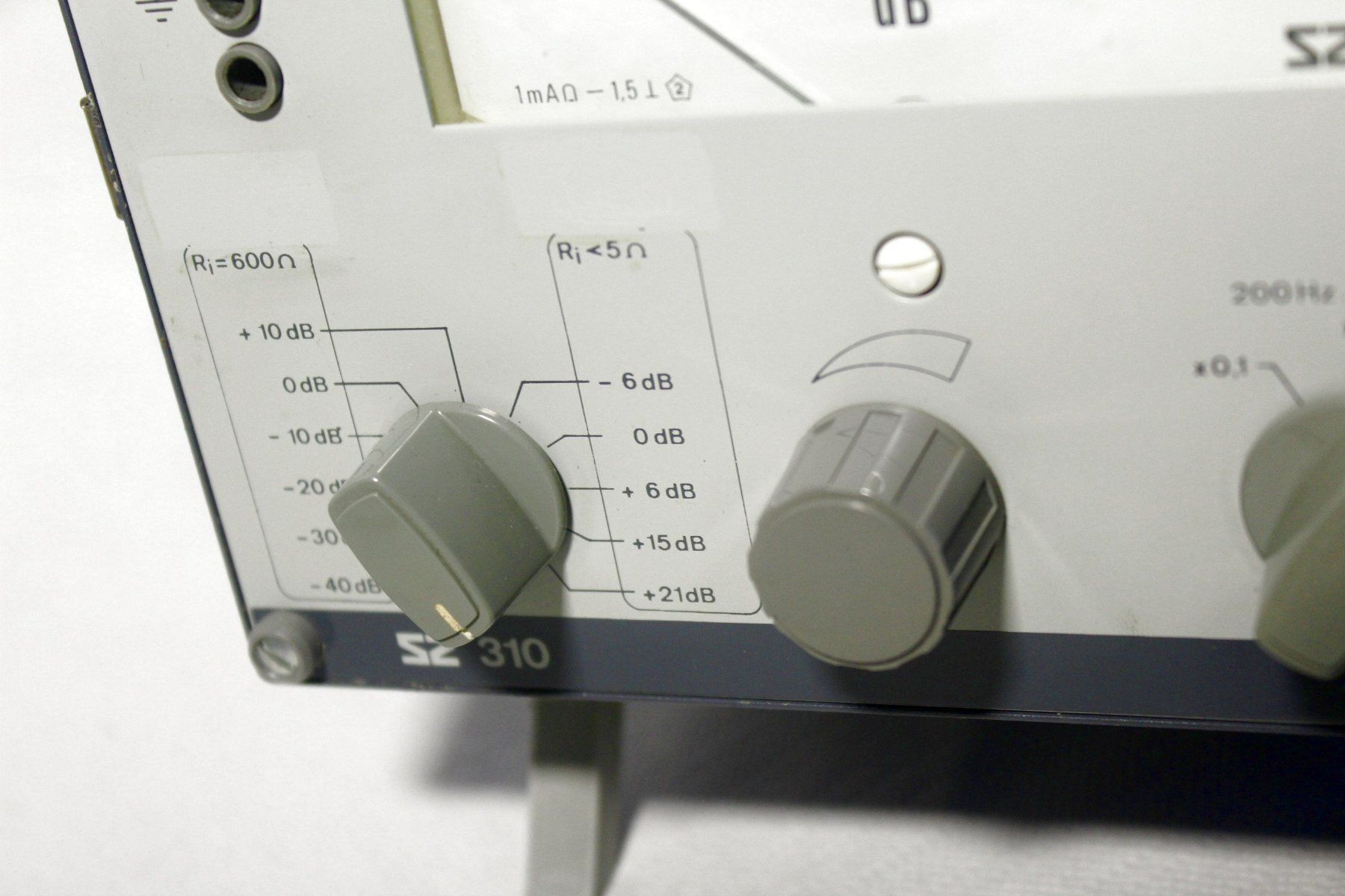 Componenti elettronici: Geprüfter, klassischer PEGELSENDER SZ 310 – Usato da Bern venduto da kultiges 3