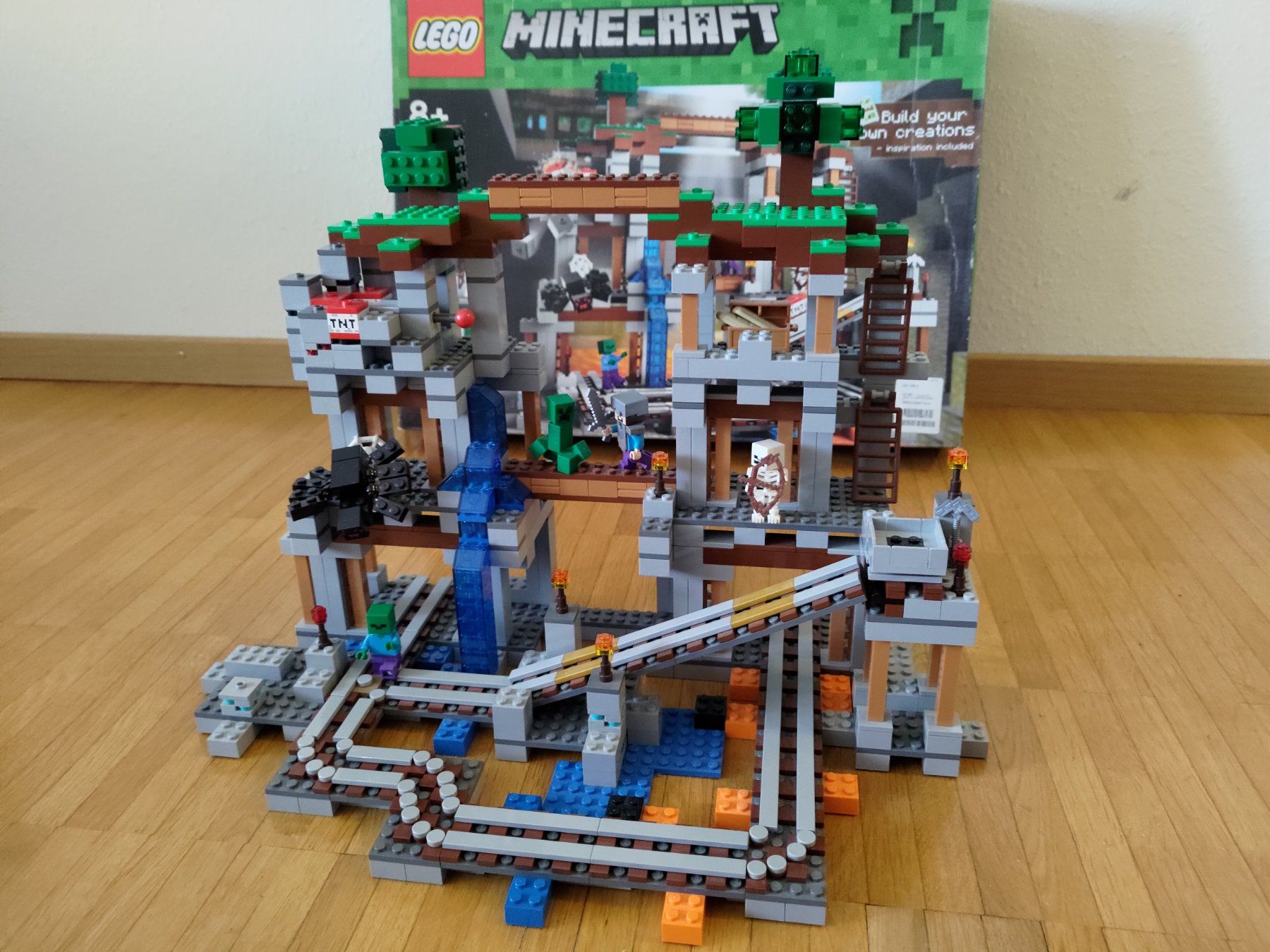 Lego Baukästen: LEGO Minecraft Die Mine 21118 – Gebraucht aus Hochdorf von  1