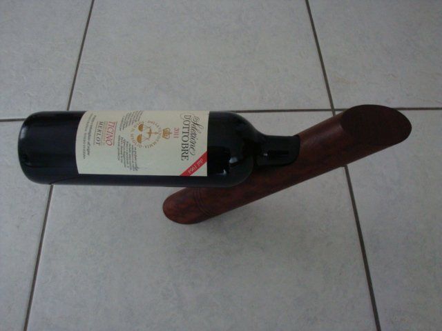 Articoli in legno: Weinflaschenhalter aus Holz - Australien – Usato da Wettswil venduto da Tinman01