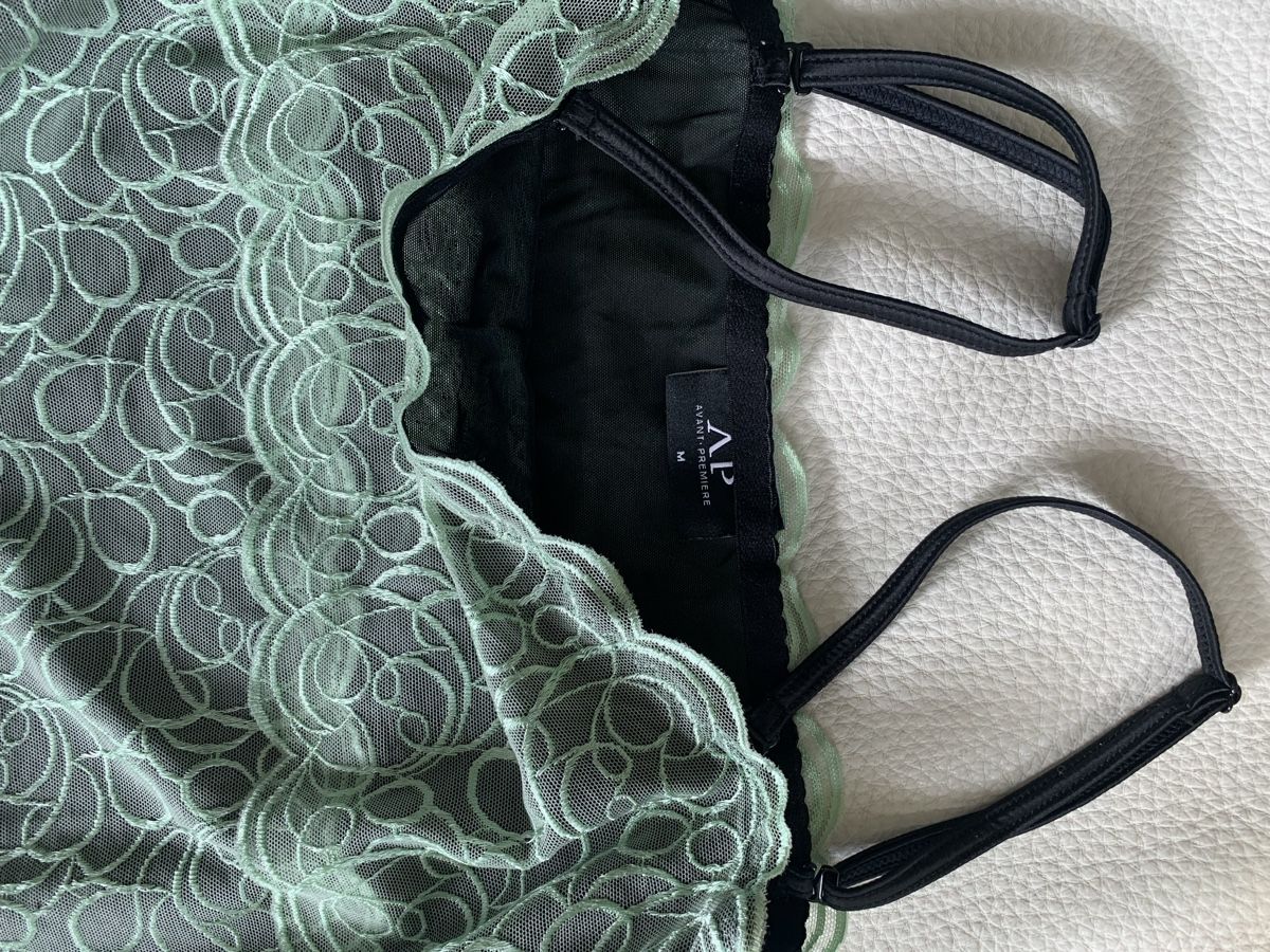 Avant Premiere Altra biancheria intima: Mintfarbenes Negligé aus Spitze, Grösse M - Top! – Usato da Teufen AR venduto da parazello 2